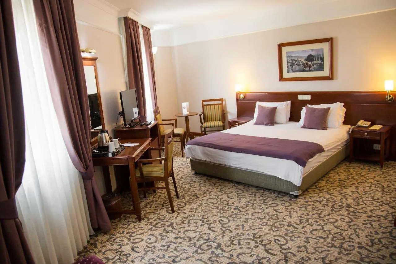 Dila Hotel Istanbul 4*,